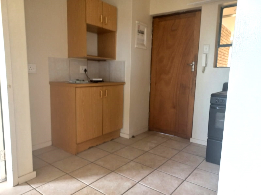 2 Bedroom Property for Sale in Kannoniers Park North West